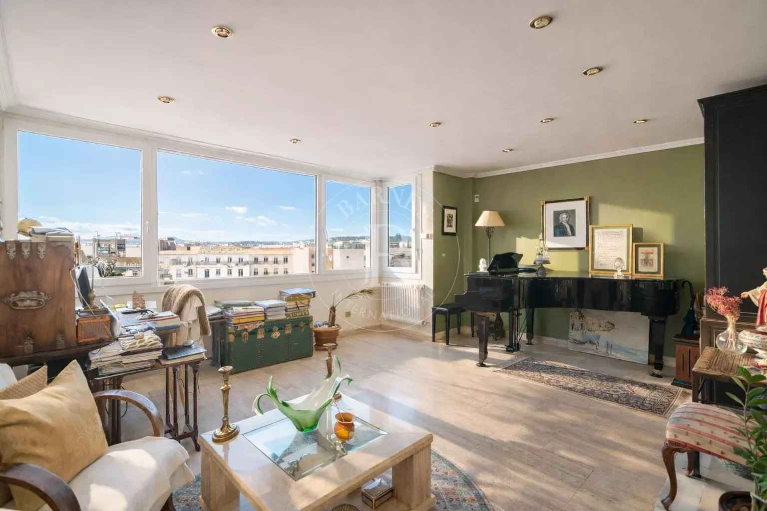 295a8039e1e00d2da2d9d04b5869f3e0 00e2fbc736 1536 original - Attribut alt par défaut.