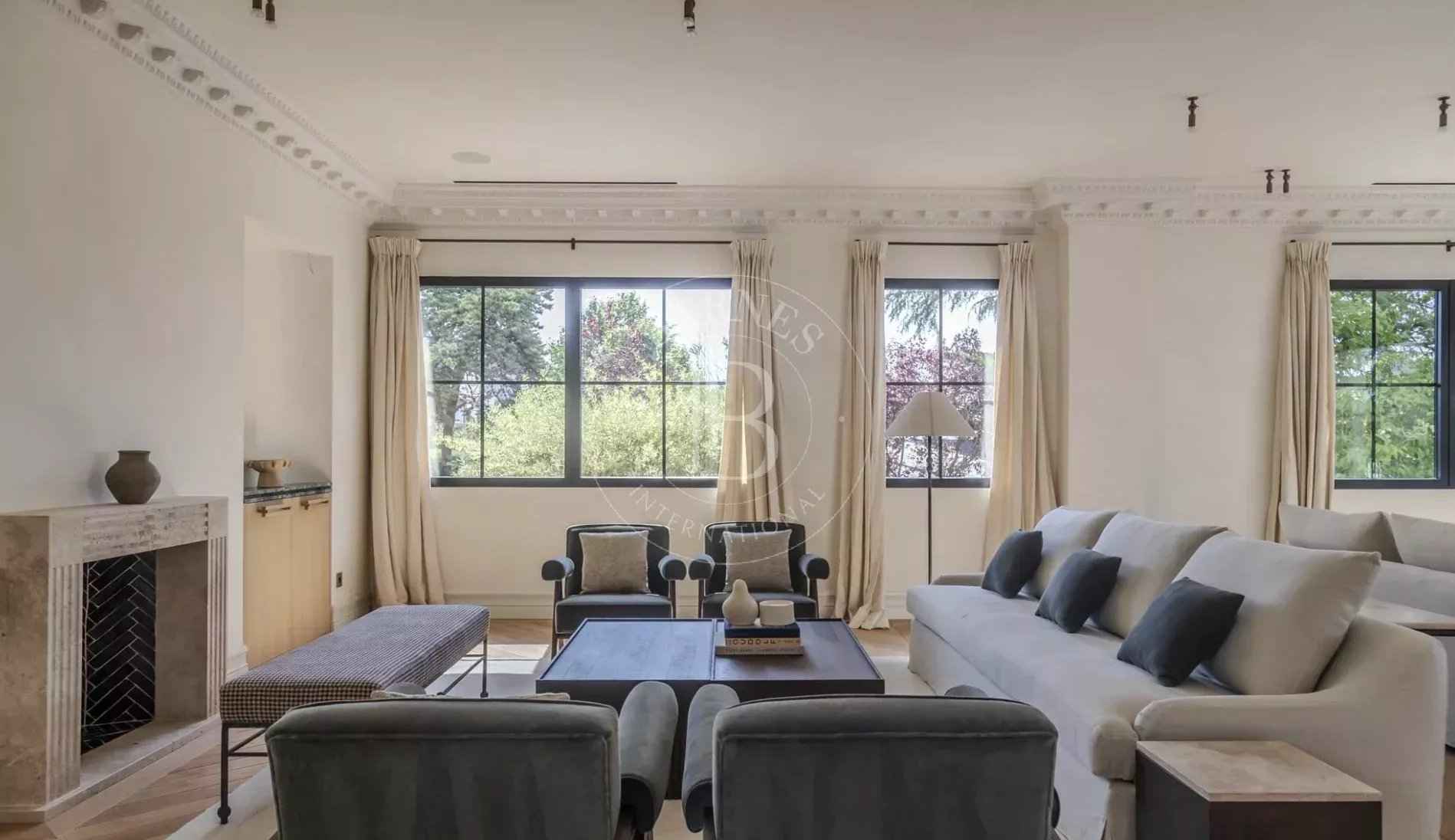 0b44f8bd2dd5412cb7dcf6ef792d26ea b899357cfc 1898 original - Attribut alt par défaut.