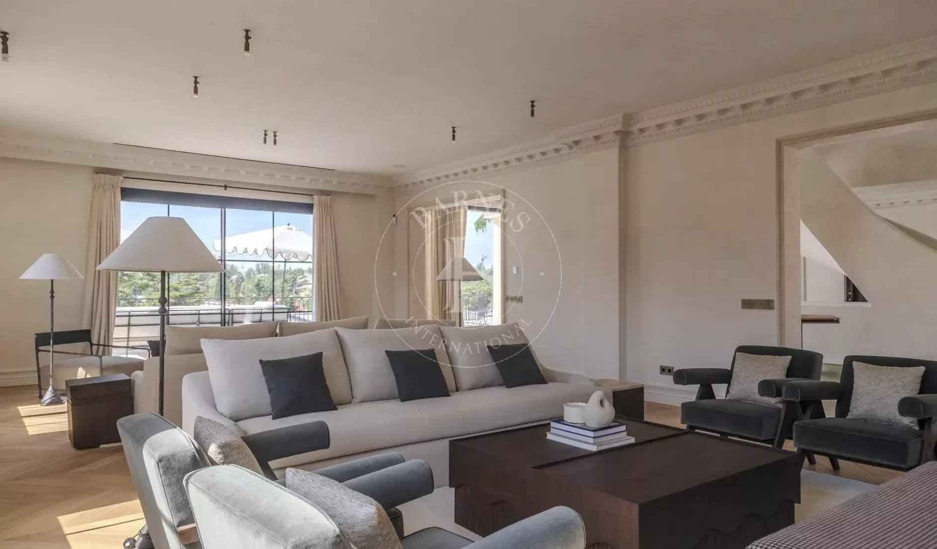 Cef37c2a7b40f732e7c2c74b07fd17fe 66c7be0eb7 1886 original - Attribut alt par défaut.