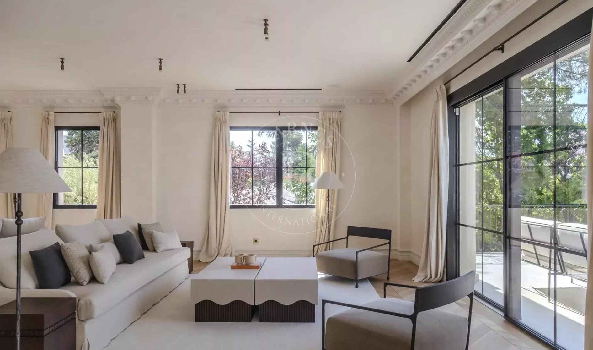 6d40140239cbd083ab581e2aeb73e2d3 3875672e5a 1890 original - Attribut alt par défaut.