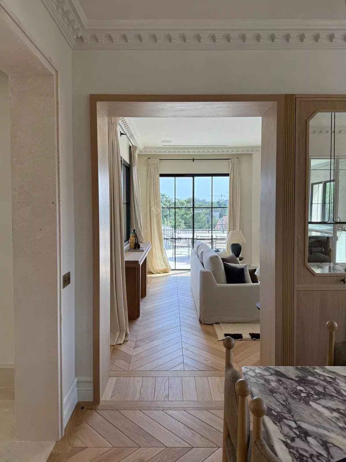 Dc0a6da21ac21afc532fa0fbd09a3e73 5aedfa18e5 1600 original - Attribut alt par défaut.