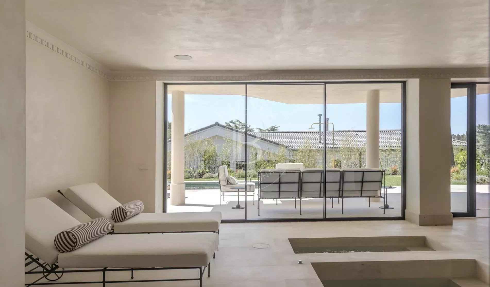 9fbdad5744b10822e1d11ed18709aef5 7946e6f50c 1902 original - Attribut alt par défaut.