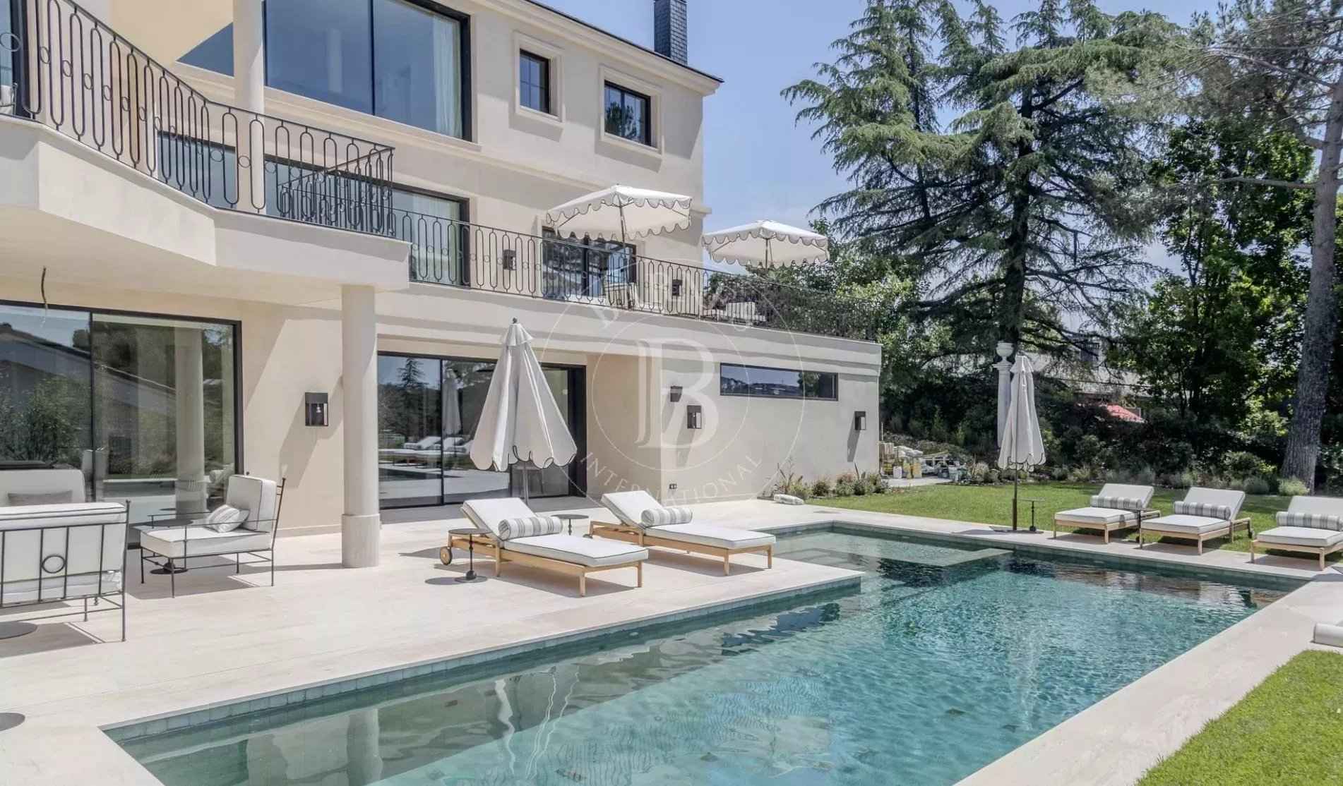 83144533afa893746f7c34677b403421 dfe940eb5d 1902 original - Attribut alt par défaut.