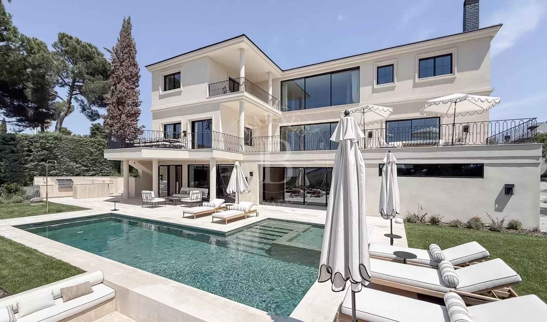 Fa05f9000664a91aada45c2e3e1f7e3e 4f52eca6ec 1896 original - Attribut alt par défaut.