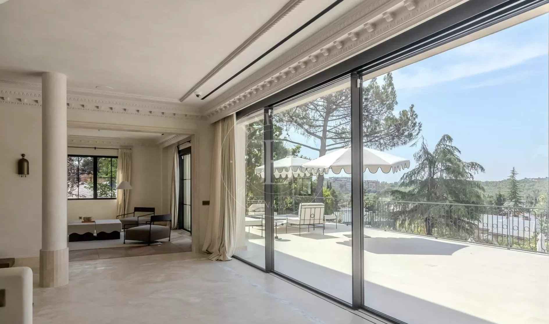 2c904da59485a636ba72c3d3aa2e4240 5f9b9290dc 1888 original - Attribut alt par défaut.