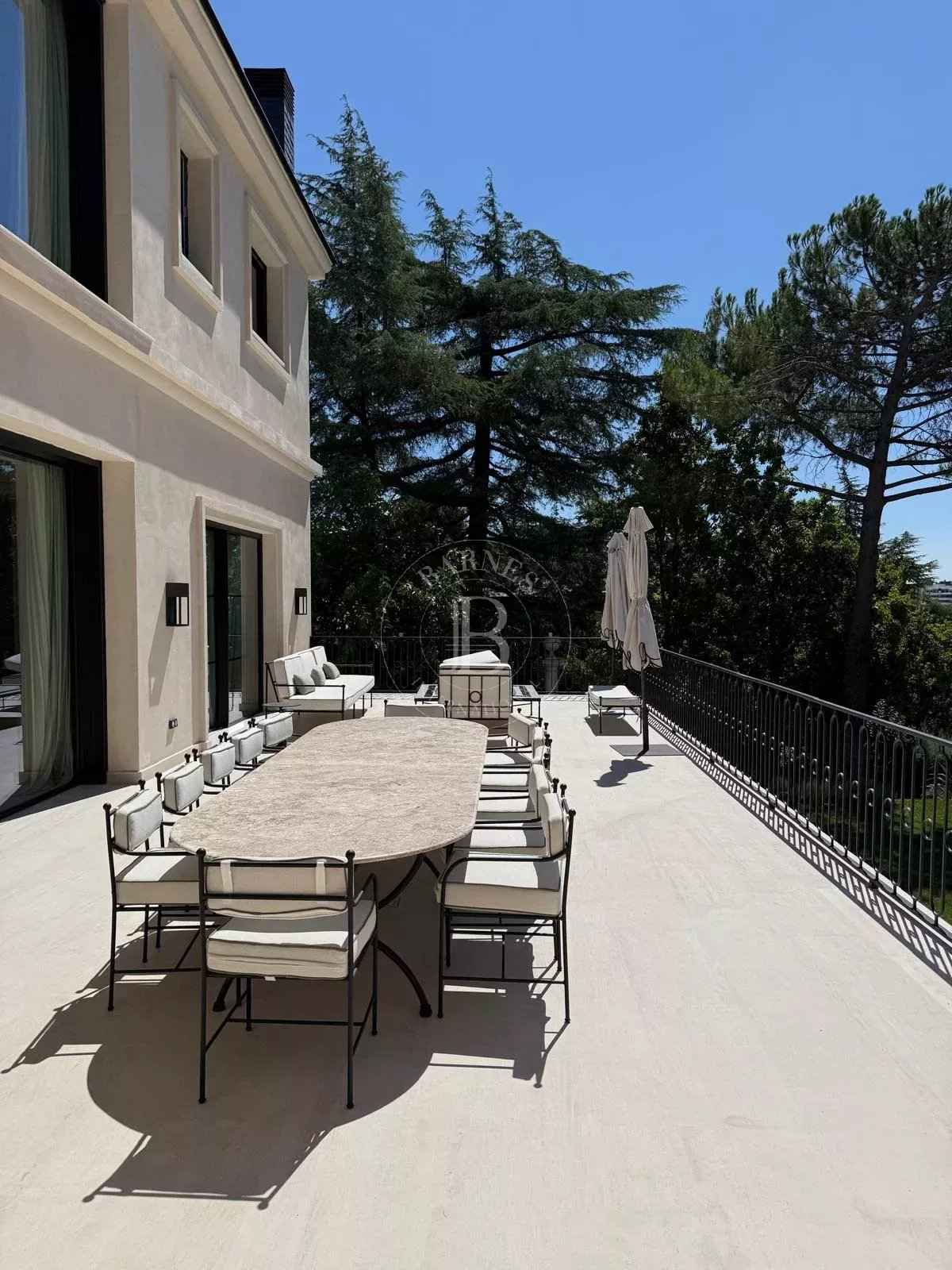 13a59358b6b3c8420ea89beca89eb481 0d692607ba 1600 original - Attribut alt par défaut.