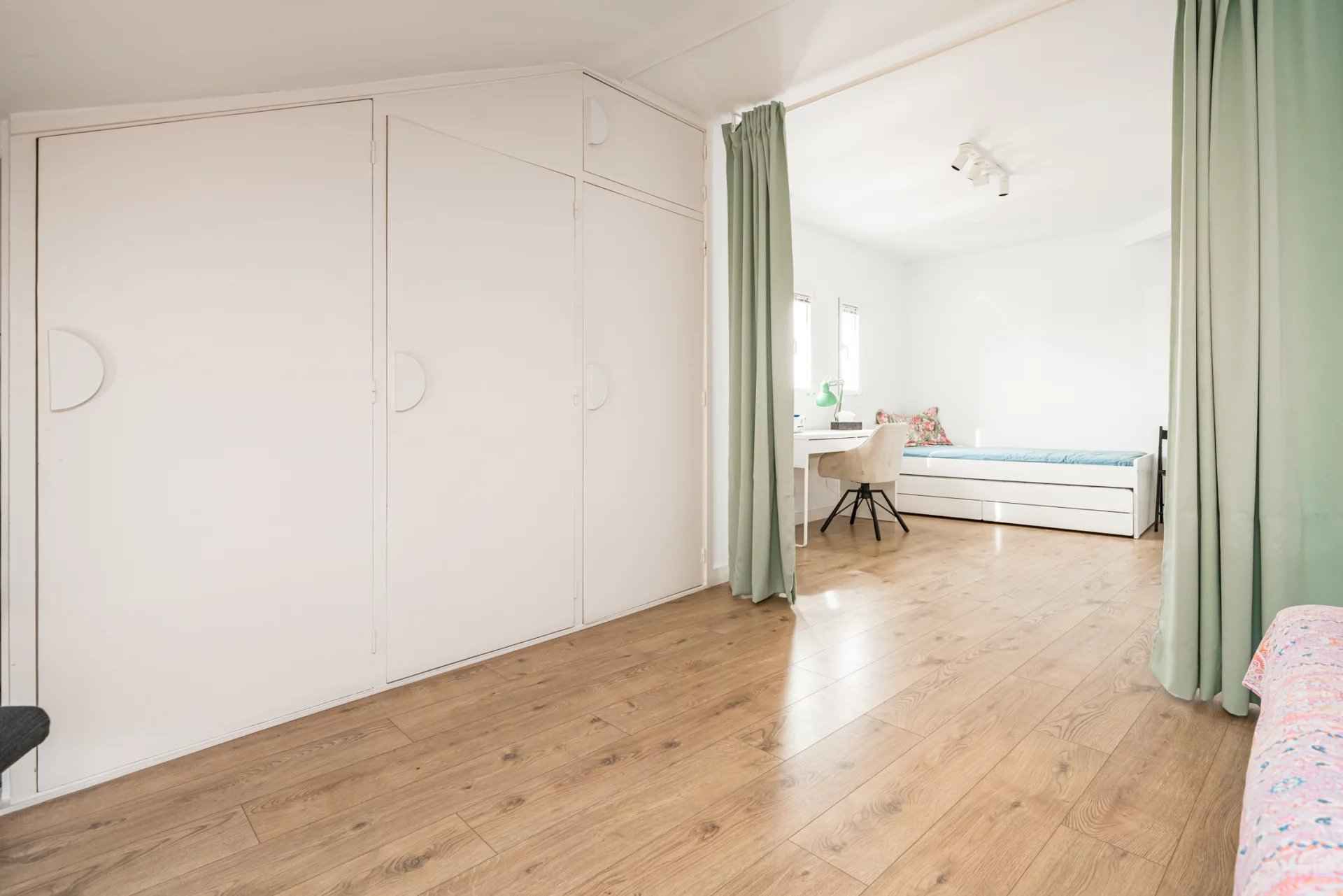 5ade271d5edaf105cb1976c42f863e13 57da74cbdb 1920 original - Attribut alt par défaut.