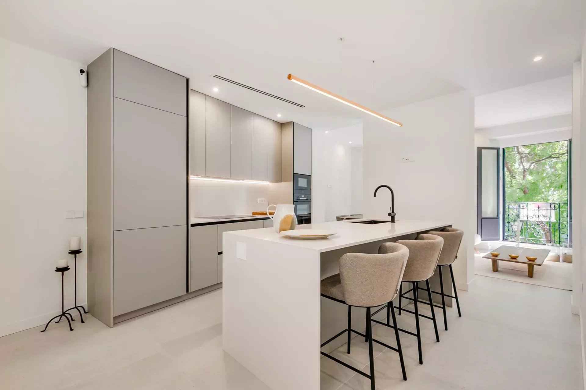 Da8d97a62f476aa42cc1f7f81c95311d f4278184a7 1920 original - Attribut alt par défaut.