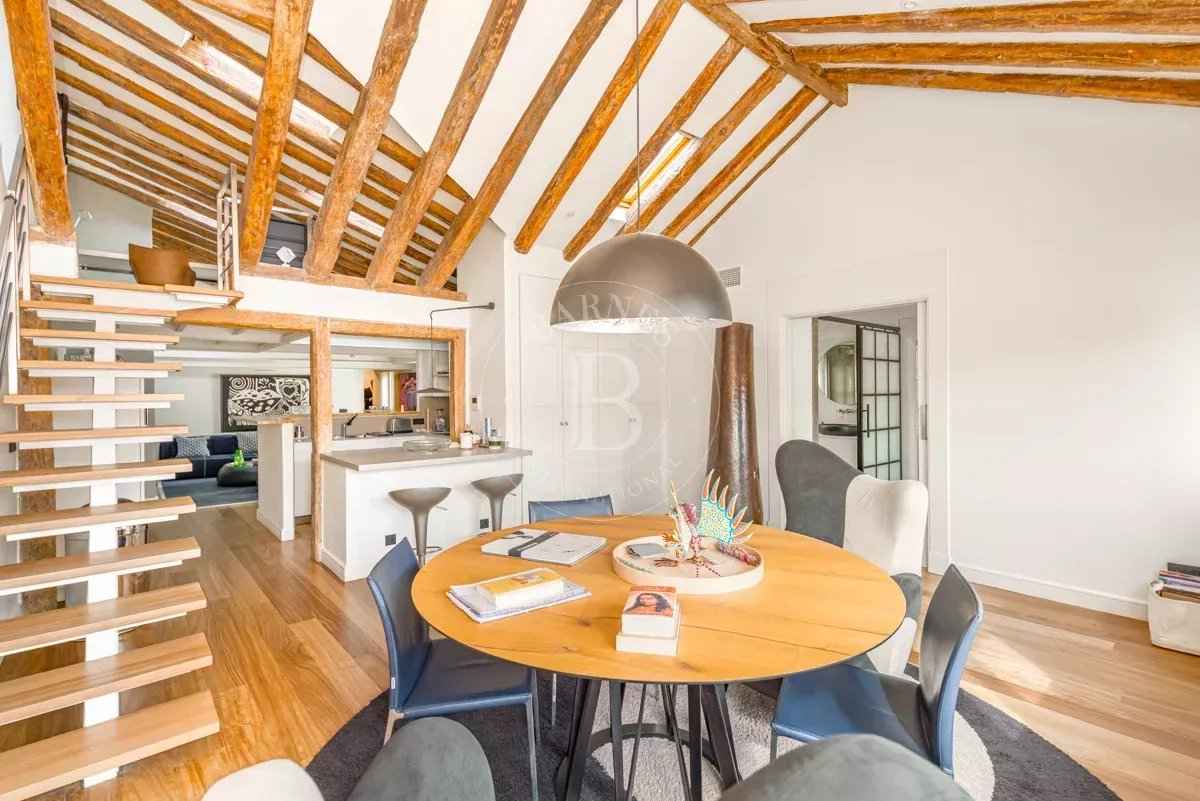 Eb1feba150817905c44306e4c9423b3b 924370e524 1200 original - Attribut alt par défaut.