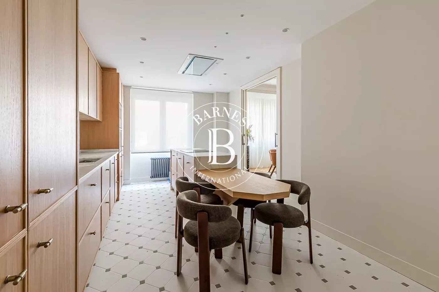 E08e71c8cc27baf3d5c6d8cdb764b36d 9d2e99bf78 1400 original - Translation missing: en.helpers.application.image_tag.default_alt