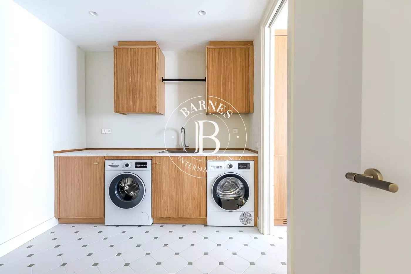 B4b5ece844caee0191920b6f828f8799 4c5c74c022 1400 original - Translation missing: en.helpers.application.image_tag.default_alt