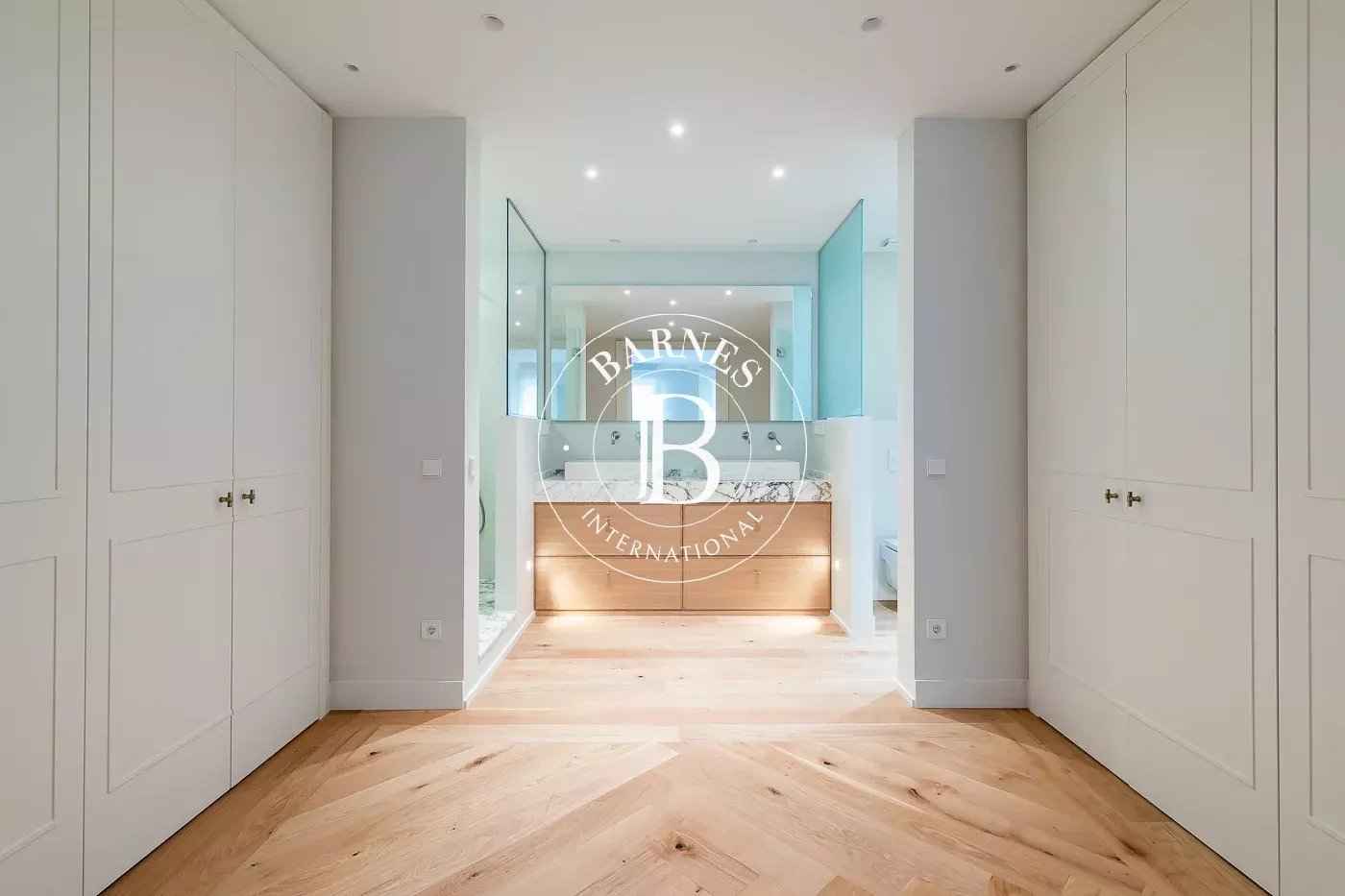 9b0954dc6d230abbbd43a2e1a42722a6 55bcbc3d1b 1400 original - Translation missing: en.helpers.application.image_tag.default_alt