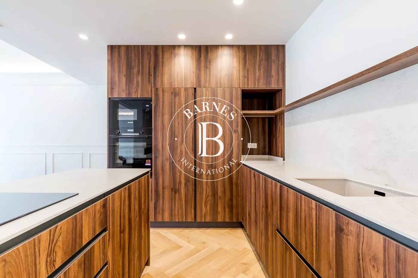 F8a6cae77ffc34f8224c4165babb0ba2 64869531f1 1400 original - Translation missing: en.helpers.application.image_tag.default_alt