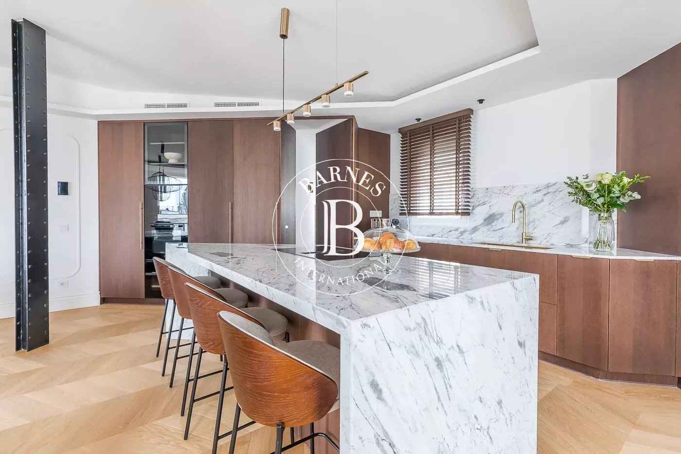 Ce5ea279b95565b57444e927739b769b 86792d27c8 1400 original - Translation missing: en.helpers.application.image_tag.default_alt