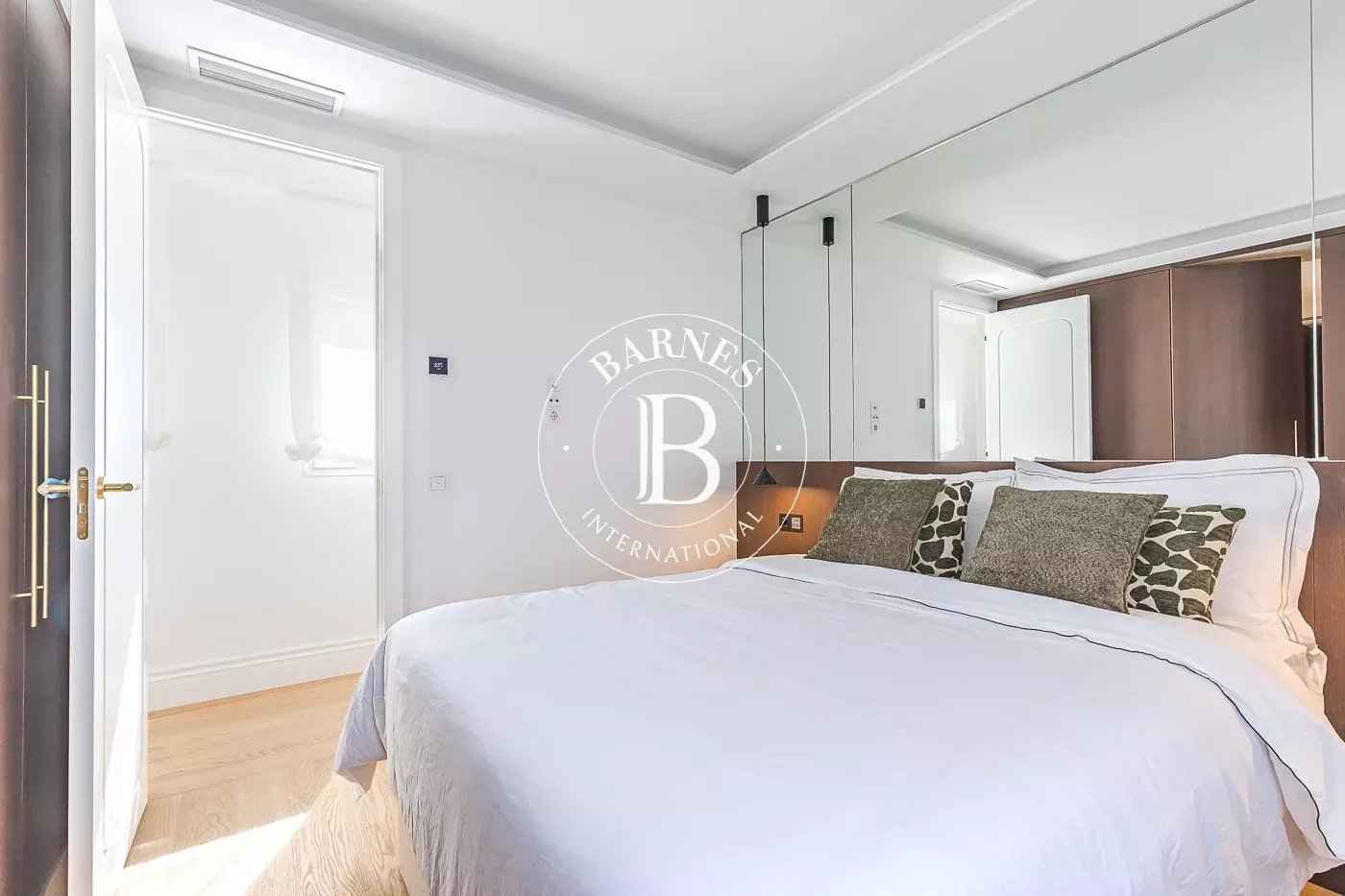 E005b5ef416a3b46d3601d8feefbc1d8 8c1bd137e6 1400 original - Translation missing: en.helpers.application.image_tag.default_alt