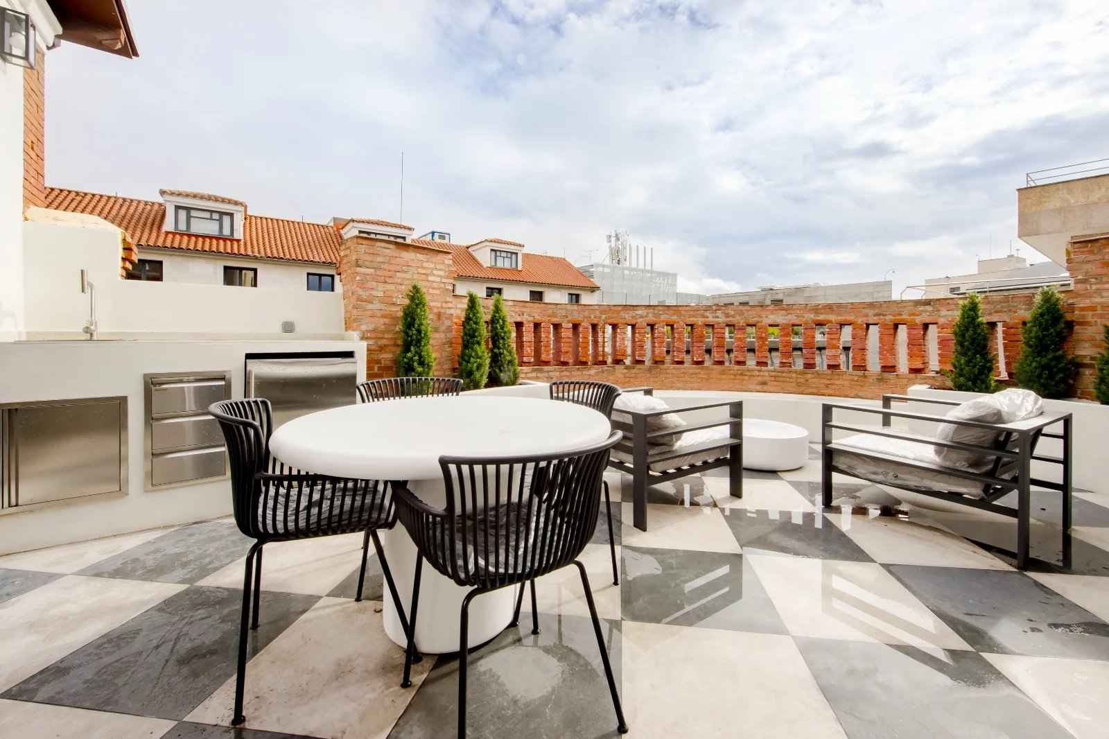 234887bf07d2f7448bf4a25a1730bf59 32dae7b40d 1600 original - Attribut alt par défaut.