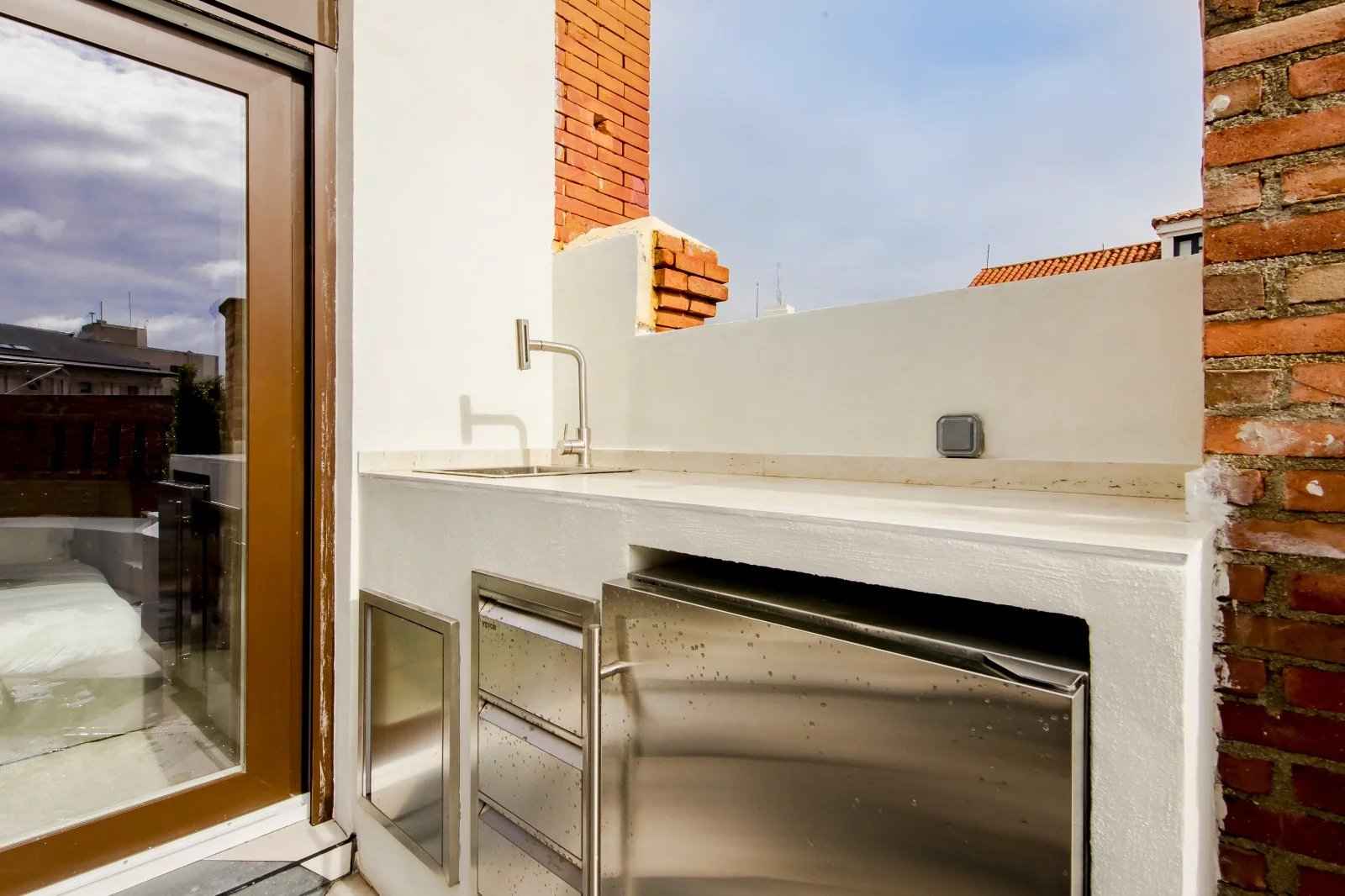 D8f4661e847eee6d0df97d612de5b20c bb2b88c81d 1600 original - Attribut alt par défaut.