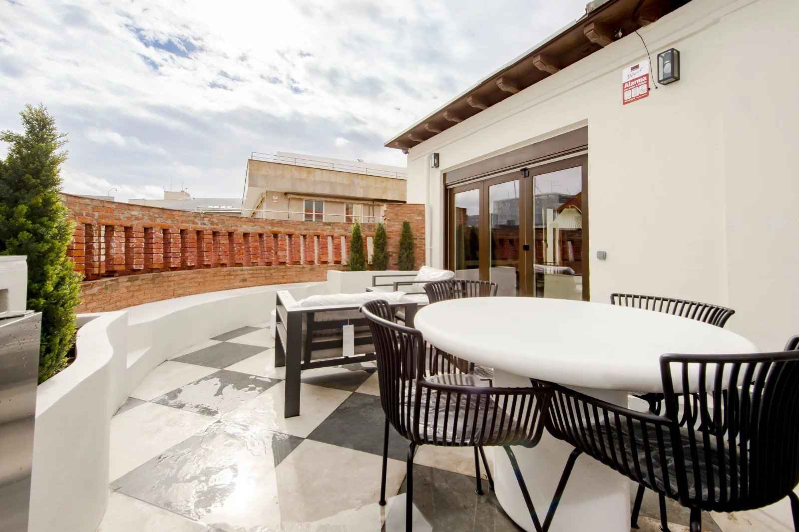 D9ca0a3641f9febb8eda726b55827ad4 937eda3f2e 1600 original - Attribut alt par défaut.