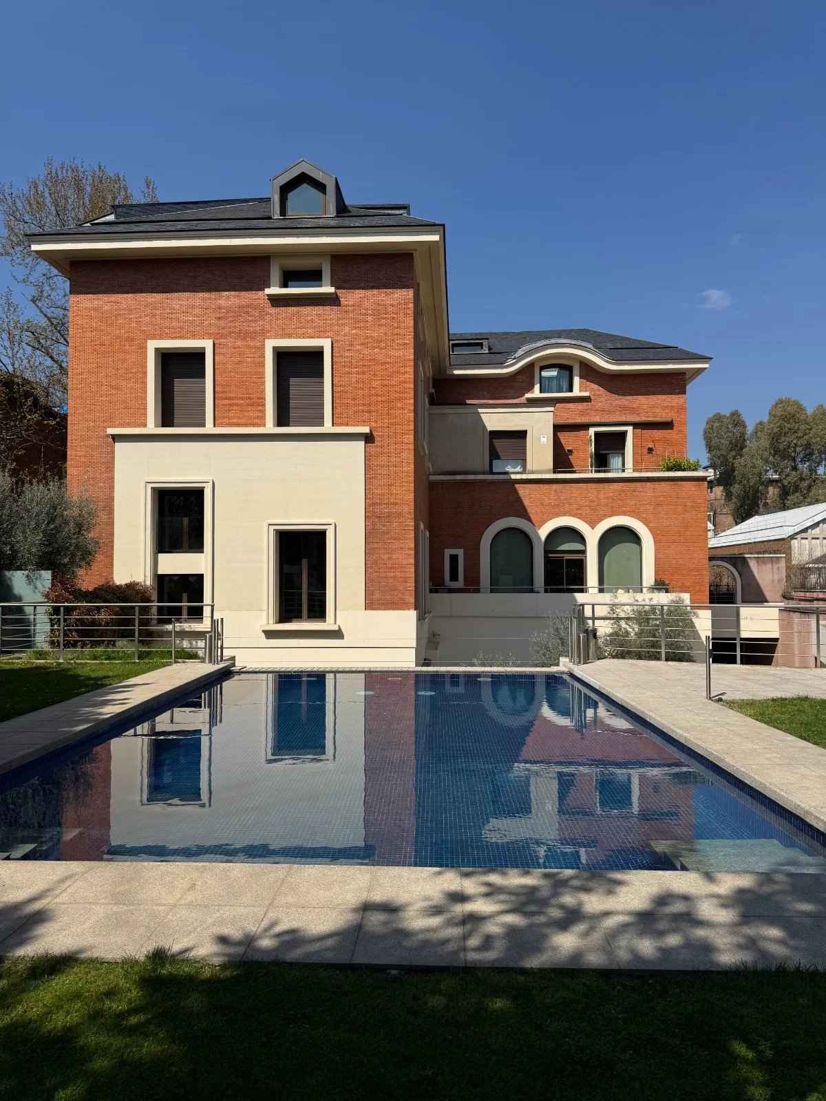 Ded20ccd2b5bd8a1025274bb80753aac a29aa83a67 1600 original - Attribut alt par défaut.