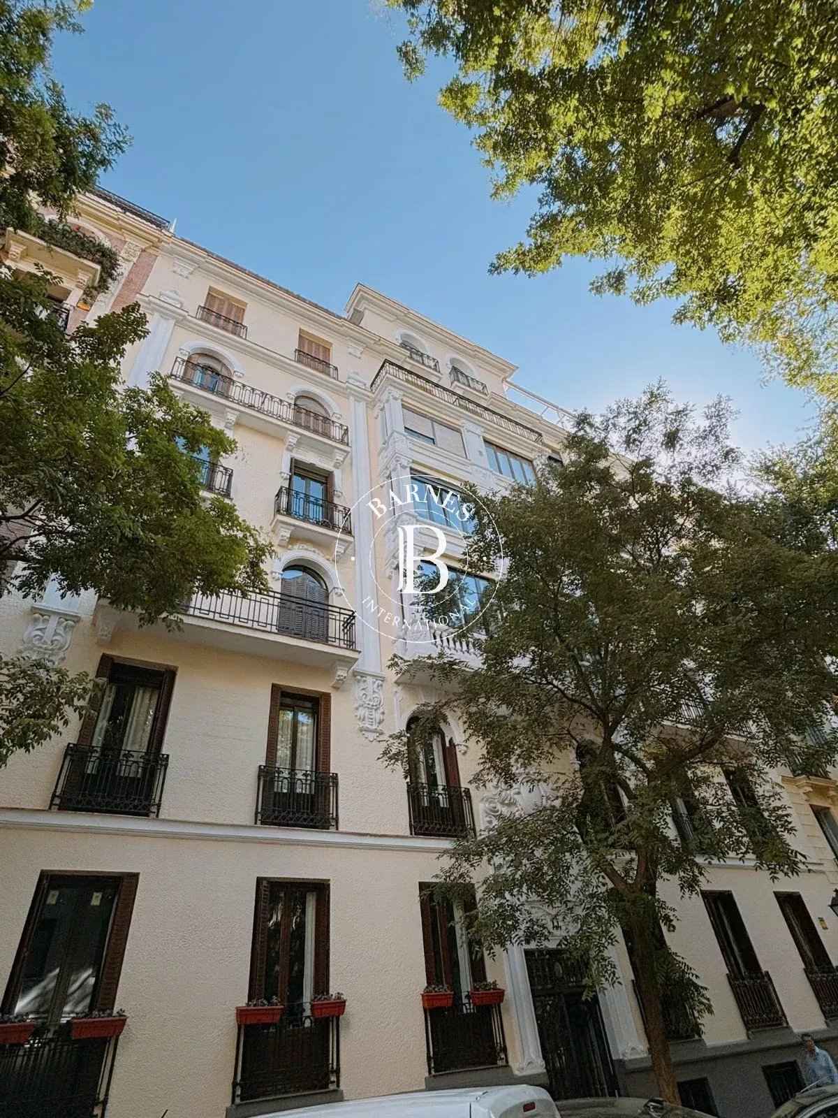 17765185dc4b56a49275af65b384db24 f4f4d43b26 1600 original - Attribut alt par défaut.