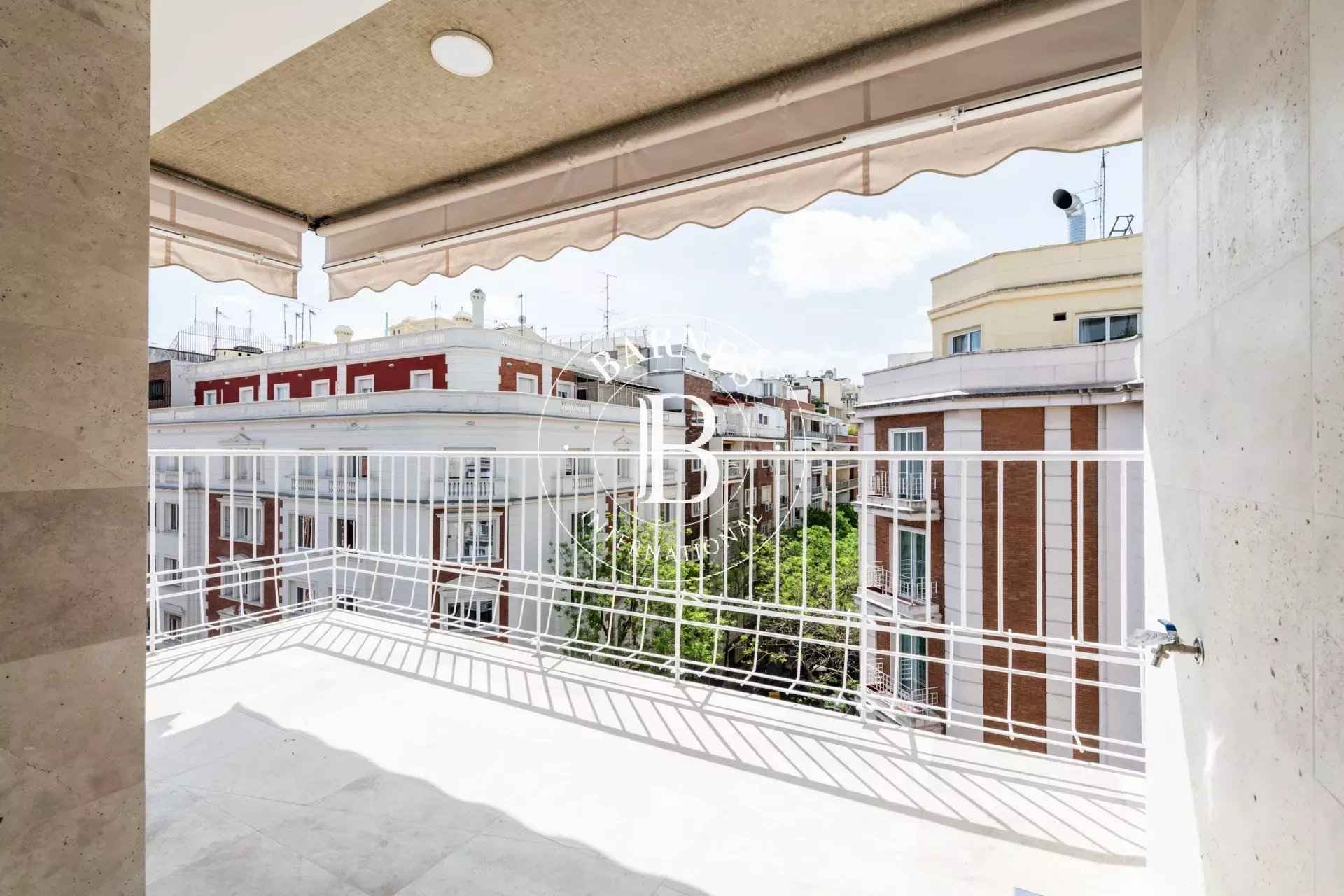 920084a03eb8777eed82bd9deda71216 b93b88c674 1920 original - Attribut alt par défaut.