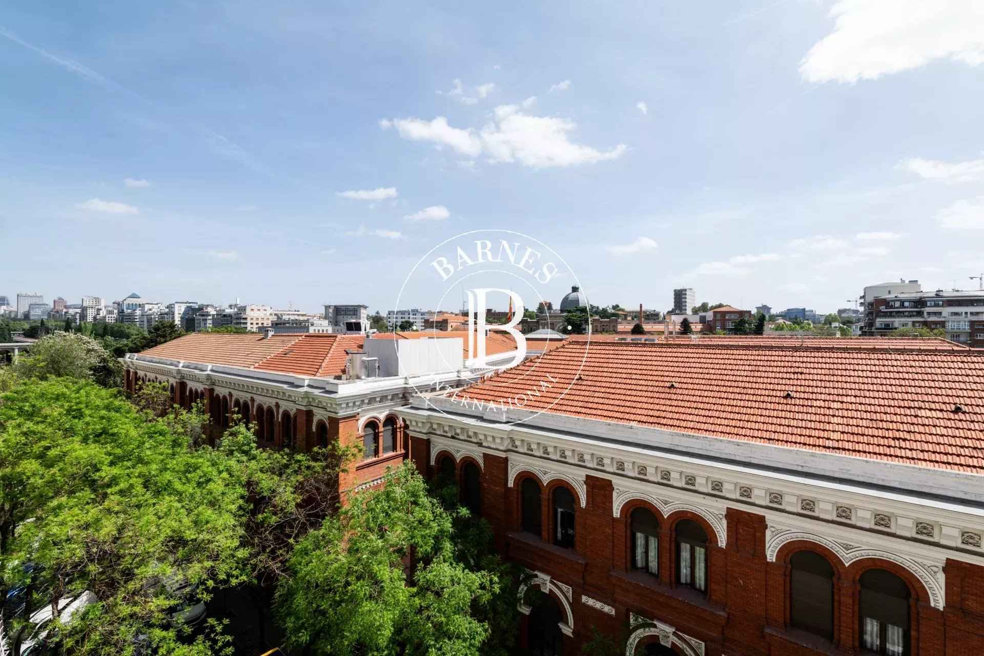 94203e7a7ab850db74ba642711a01cf3 b466a3995f 1920 original - Attribut alt par défaut.