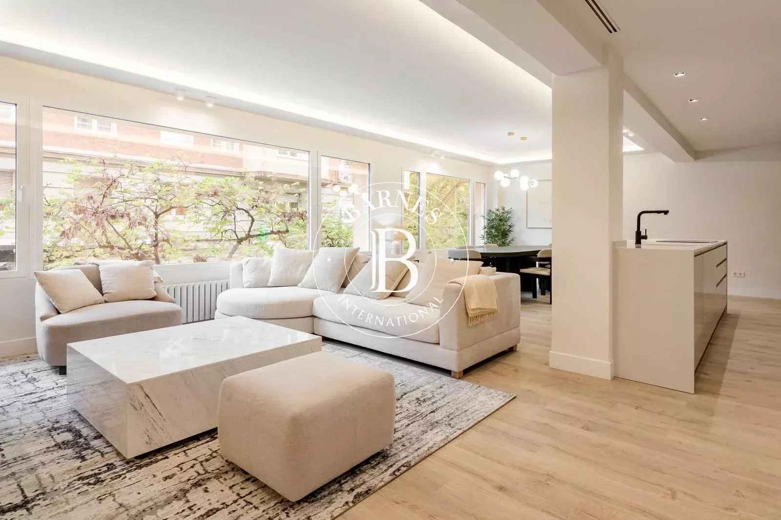 0ed8f2b3dddde1498db4d0277b67fde6 5edb927df6 1600 original - Attribut alt par défaut.