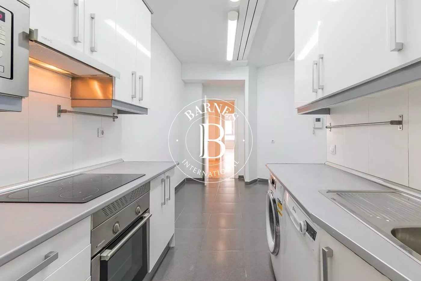 D528124387426e580807fd037ba5a4f6 c2369a7f82 1400 original - Attribut alt par défaut.