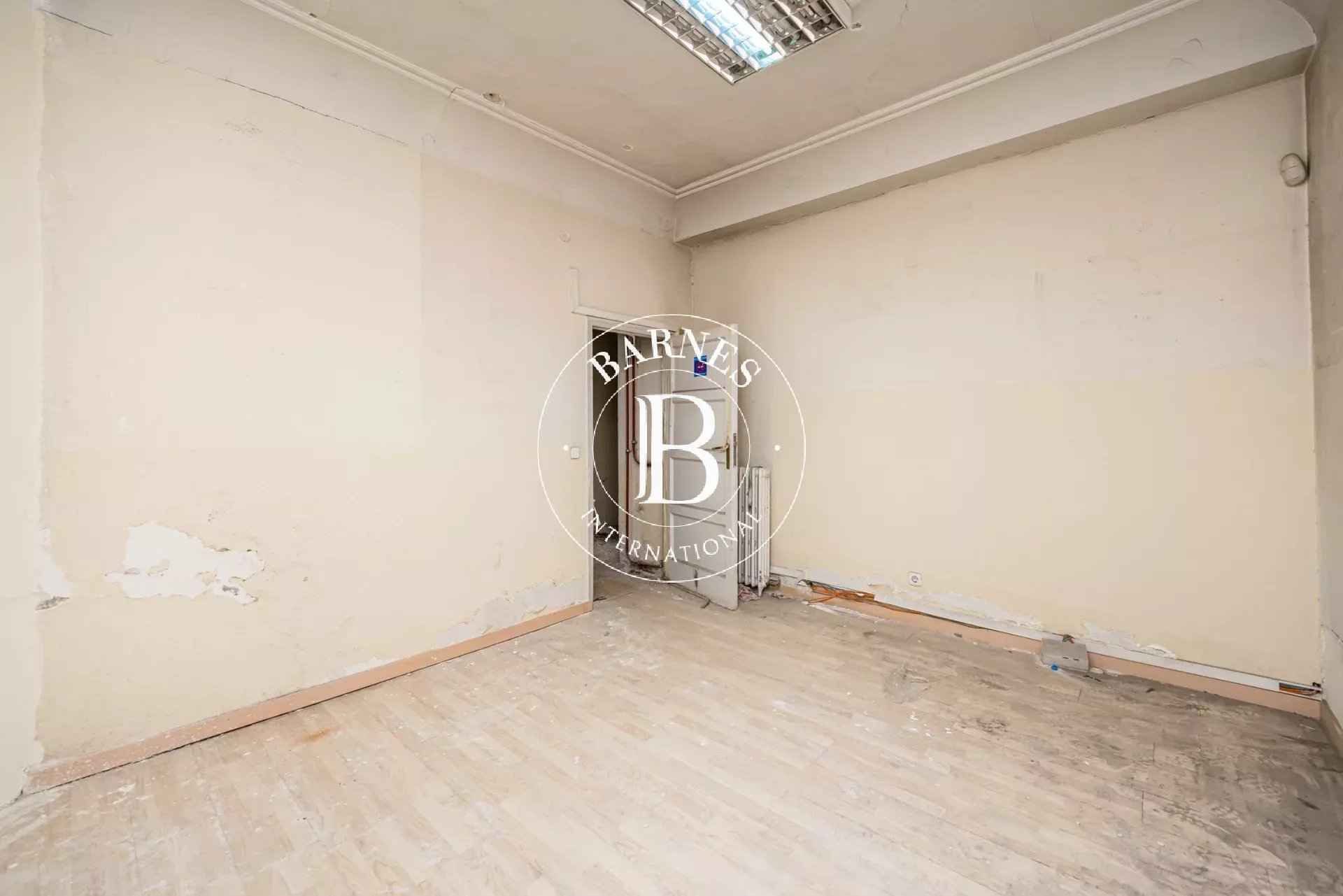 86840371 022 - Translation missing: en.helpers.application.image_tag.default_alt
