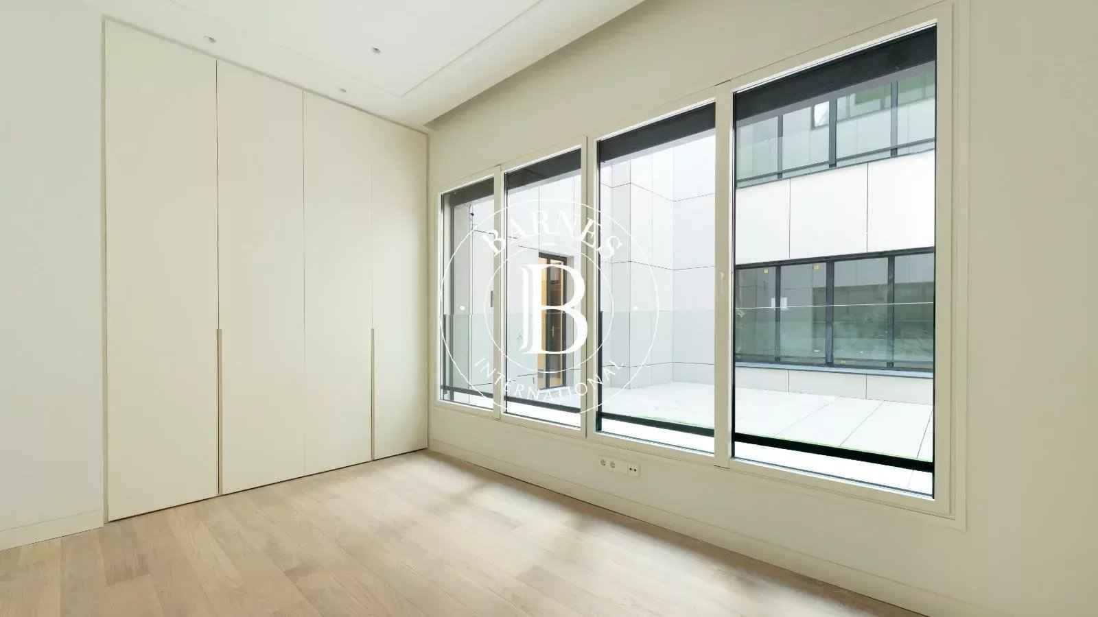 85855545 022 - Translation missing: en.helpers.application.image_tag.default_alt