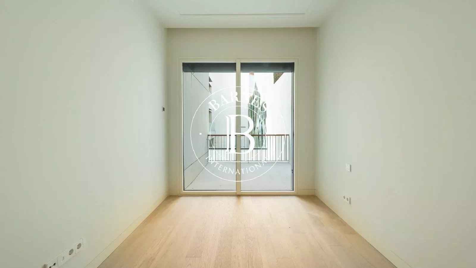 85855545 030 - Translation missing: en.helpers.application.image_tag.default_alt