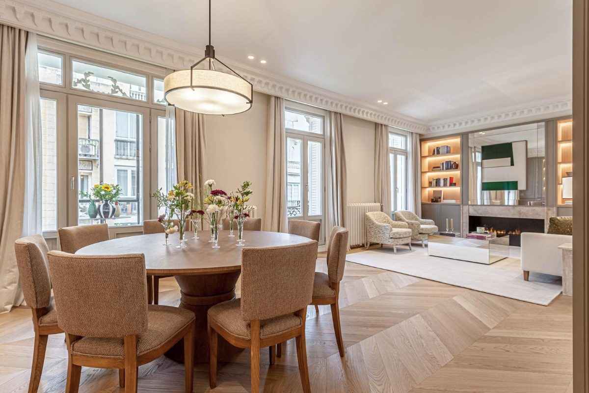 Comedor y salón de un piso de lujo en el Barrio de Salamanca, Madrid