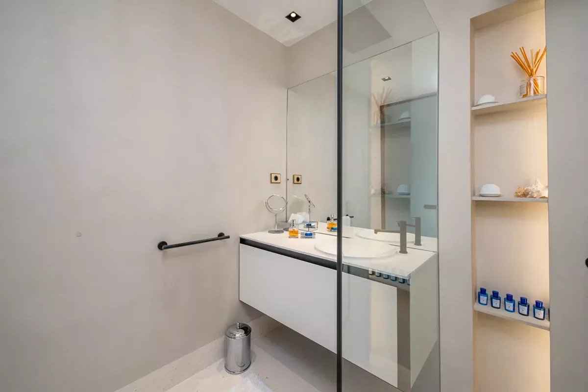 Fce74326950971418fd62e85a9576e4e fef7b1830a 1200 original - Attribut alt par défaut.