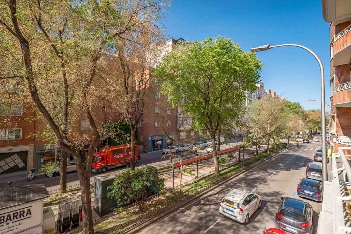 5e4b9bb337688d42ffbac0b7ba01bfb4 c350e32a48 1200 original - Translation missing: en.helpers.application.image_tag.default_alt