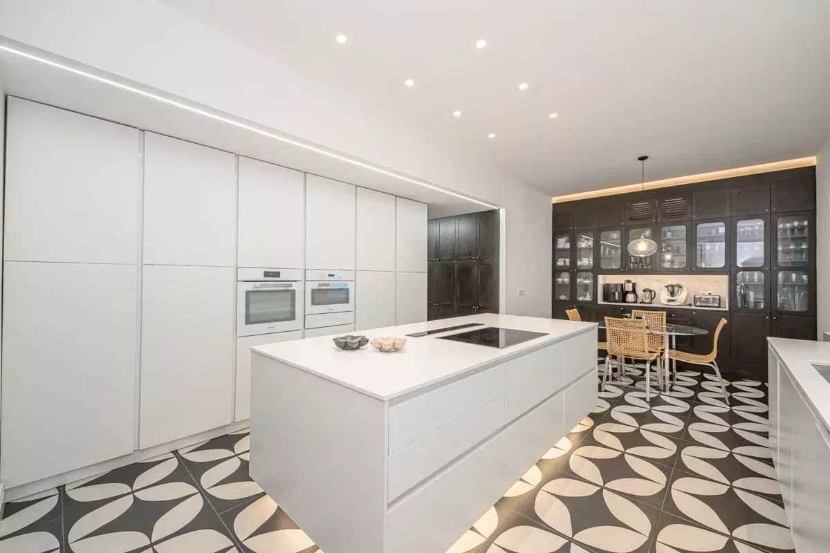 2ad0f7d43bfbdbef122a055a093ce241 f2db3890b8 1200 original - Translation missing: en.helpers.application.image_tag.default_alt