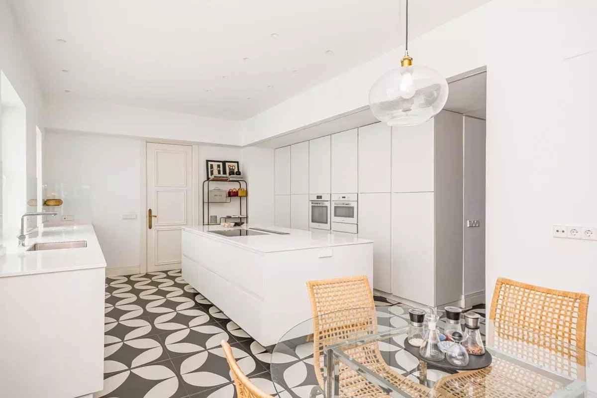 4028c224339860dc9edfdea78e0242d3 2f5bb1ce9d 1200 original - Translation missing: en.helpers.application.image_tag.default_alt