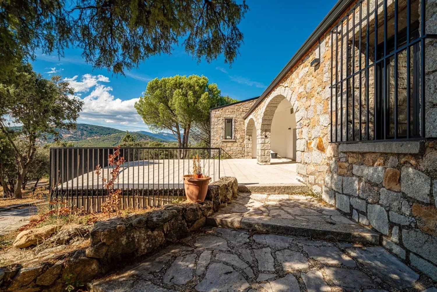 Afd7d2edf4f6cdd112831ab503938f80 924a229327 1500 original - Attribut alt par défaut.