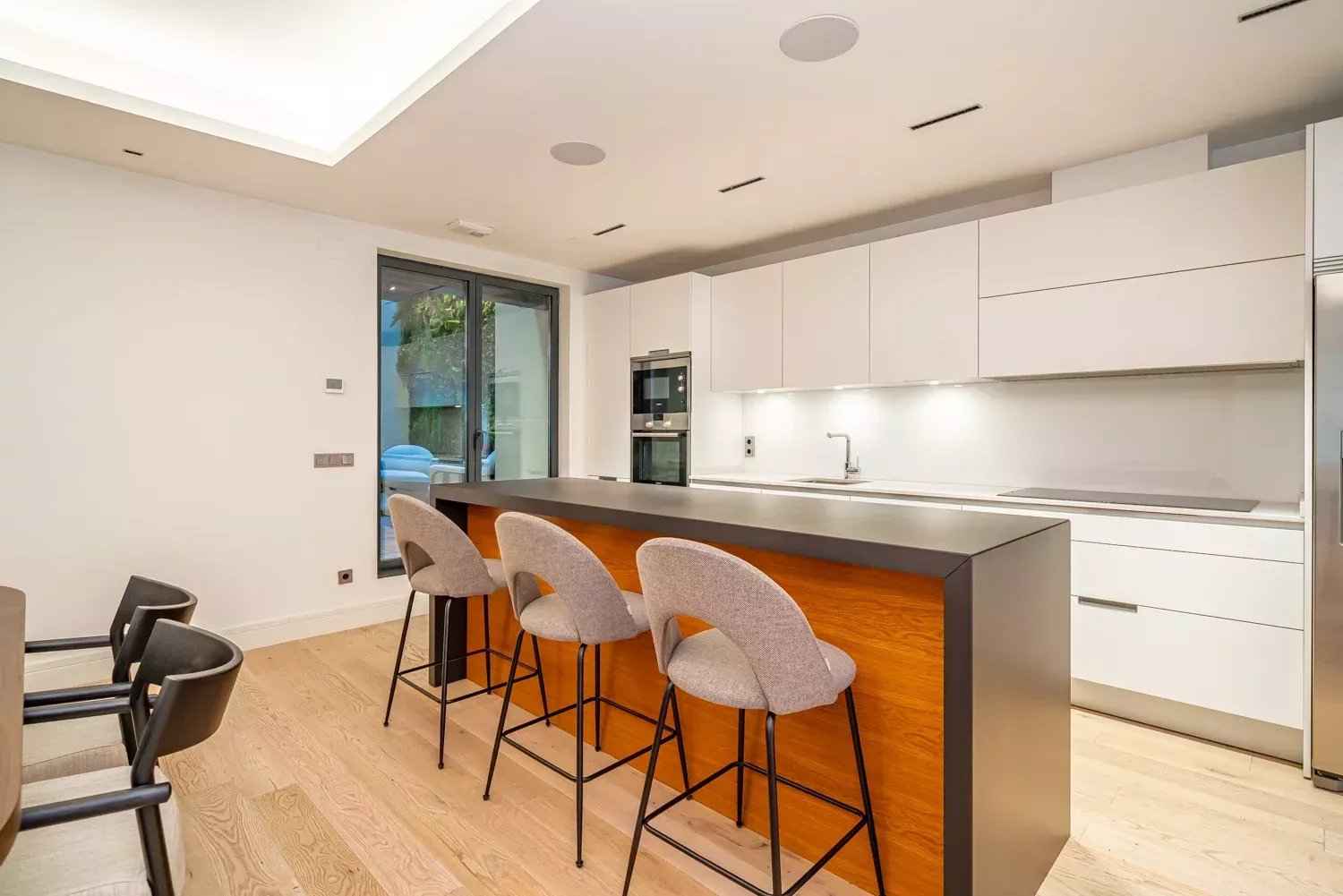 Be6fa69e2fe896bbc5d0f153bd55403b a5bd0334b8 1500 original - Translation missing: en.helpers.application.image_tag.default_alt