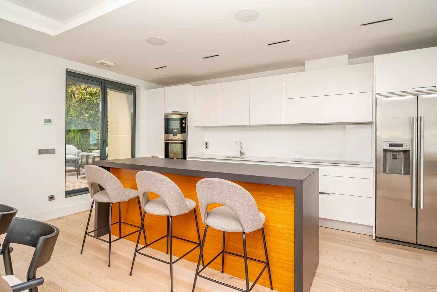 B11d05bd5b6e76412421304083438a77 98bd5a1e26 1500 original - Translation missing: en.helpers.application.image_tag.default_alt