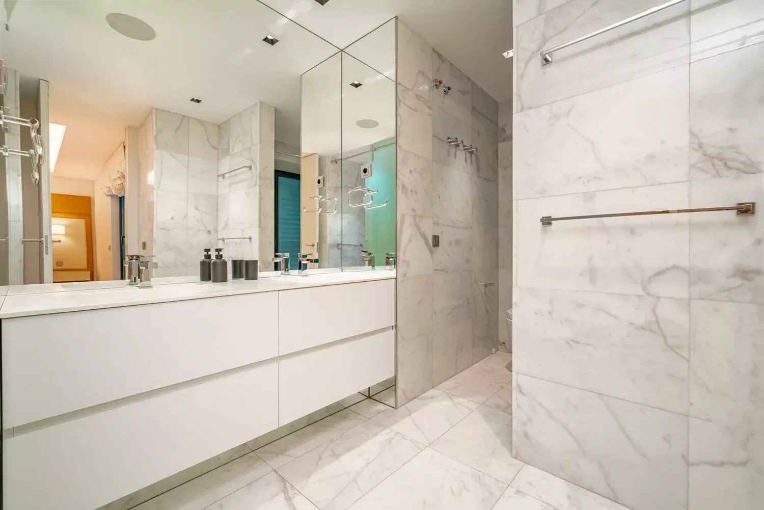 6c690dcacd22a879fe70fb63964eff60 a826433300 1500 original - Translation missing: en.helpers.application.image_tag.default_alt