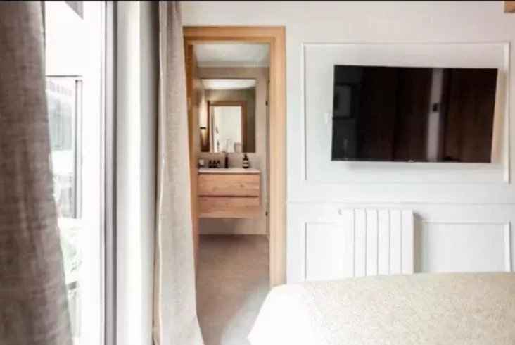 17d2b2de2164284a69af6a8f644771f6 88537c82a1 732 original - Attribut alt par défaut.