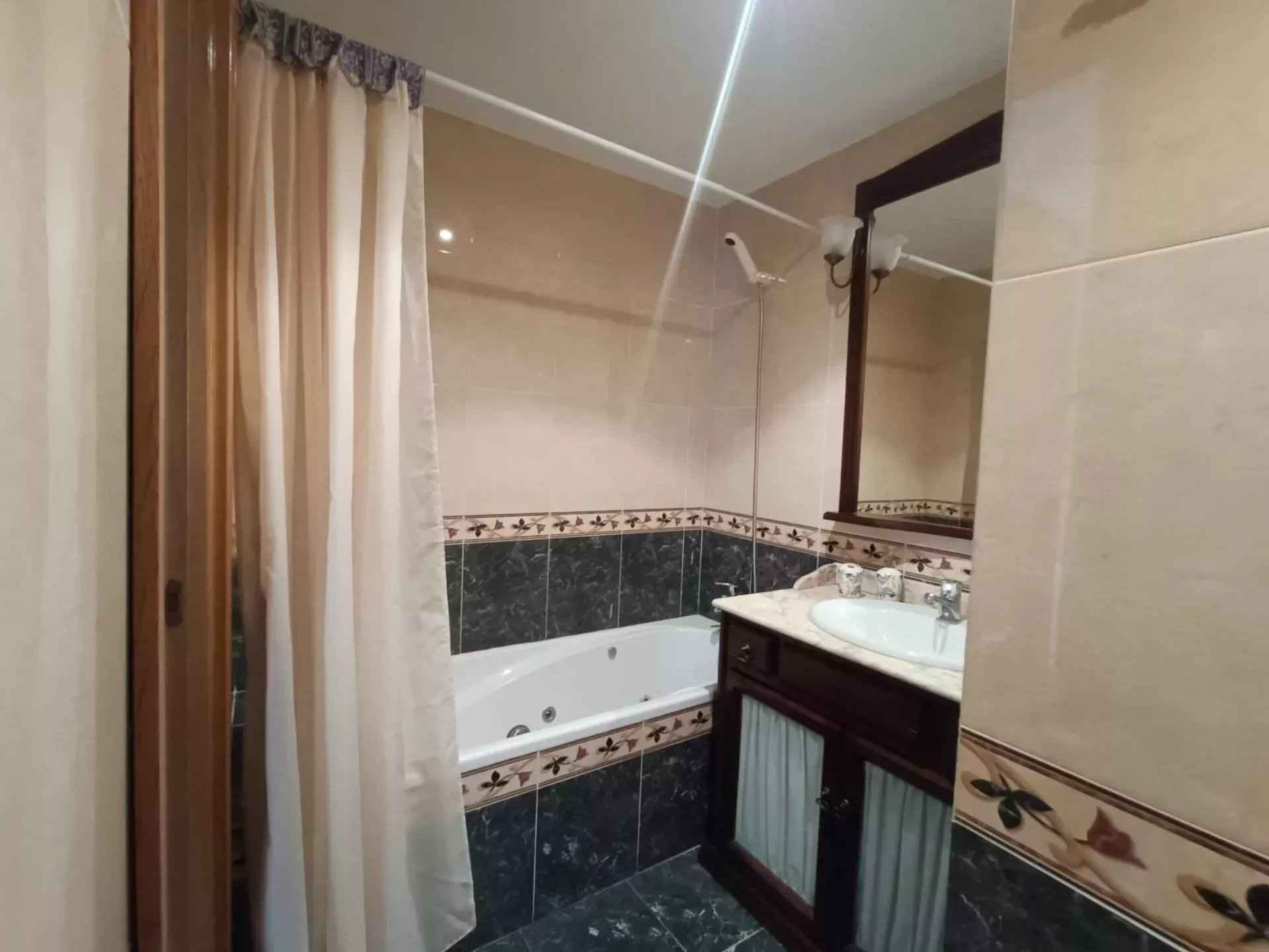 Fa75f9e2c20b16868ca37b66ace92672 84b34cf1c0 1920 original - Attribut alt par défaut.