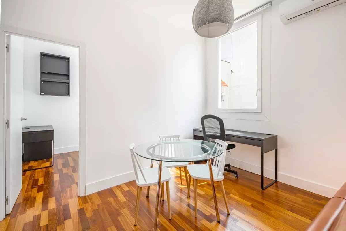 72047b36ffb6354f56d82d91f17d74f8 fd4b406fb0 1200 original - Translation missing: en.helpers.application.image_tag.default_alt