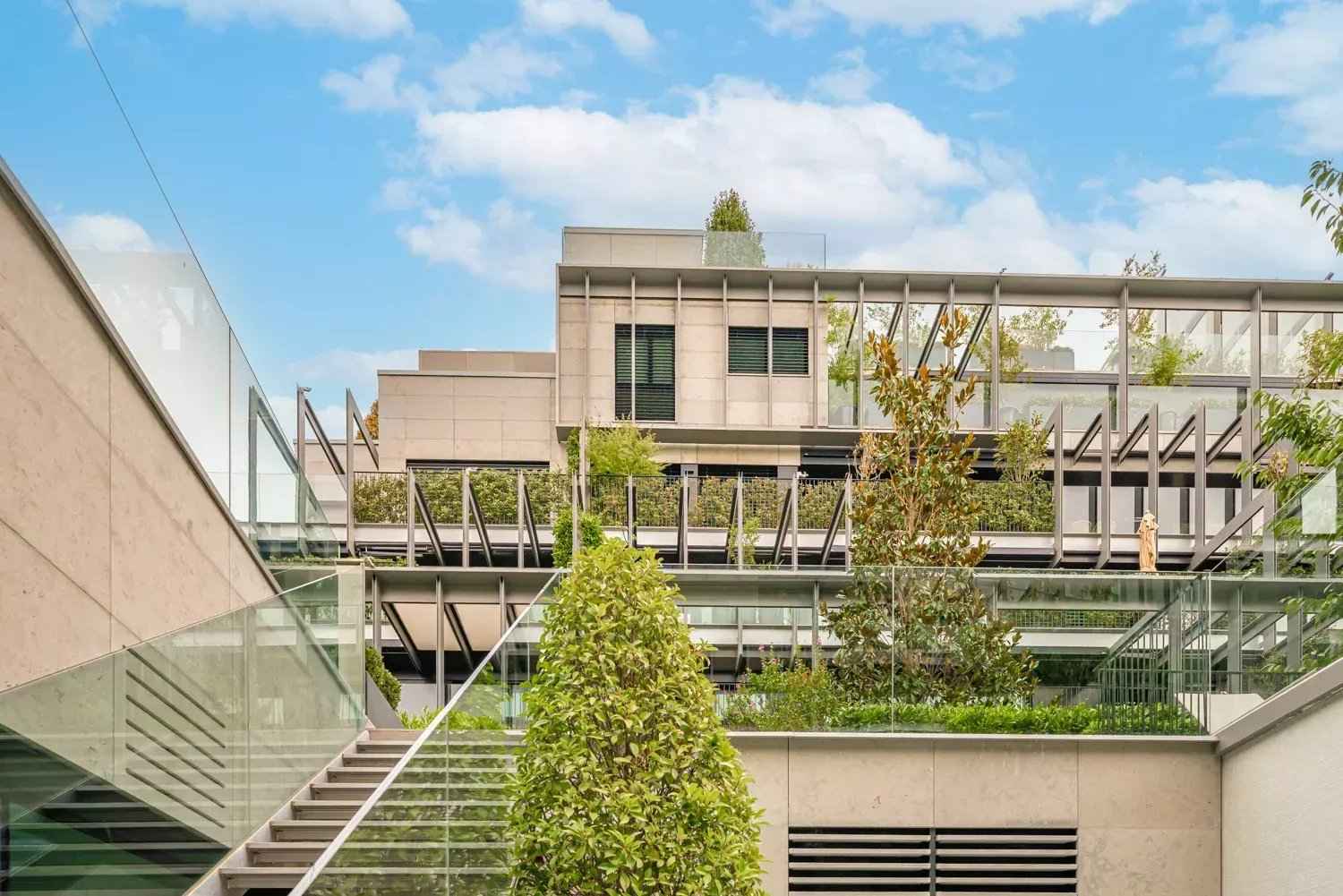 92327a4ed18534360d81ac07cf72a8d9 2879473438 1500 original - Attribut alt par défaut.