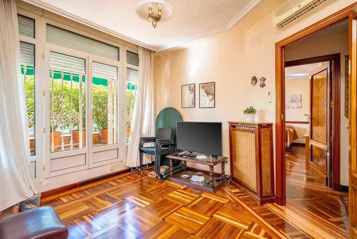 E854132365f6b9bb1d28e57e06b036b5 7876865541 1500 original - Translation missing: en.helpers.application.image_tag.default_alt