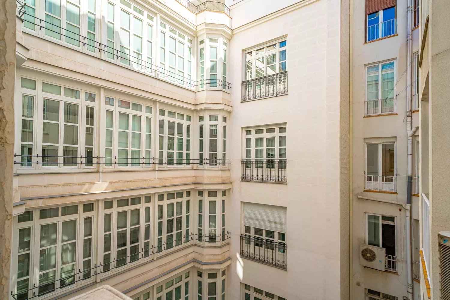 Fabea13b5bcf6b59f940023e6d3665a9 c3b82aefb9 1500 original - Attribut alt par défaut.