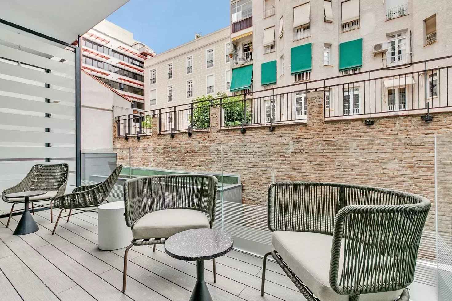 844110c11951cad786f00982610dd2b7 db74fa1004 1470 original - Attribut alt par défaut.