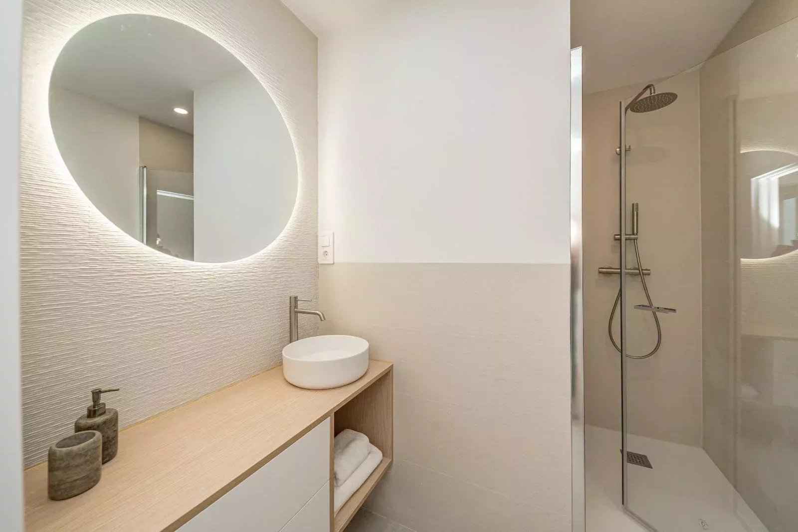 Def47e7c34bc7d6afb0553bc9546f7ab 7463cee088 1600 original - Attribut alt par défaut.