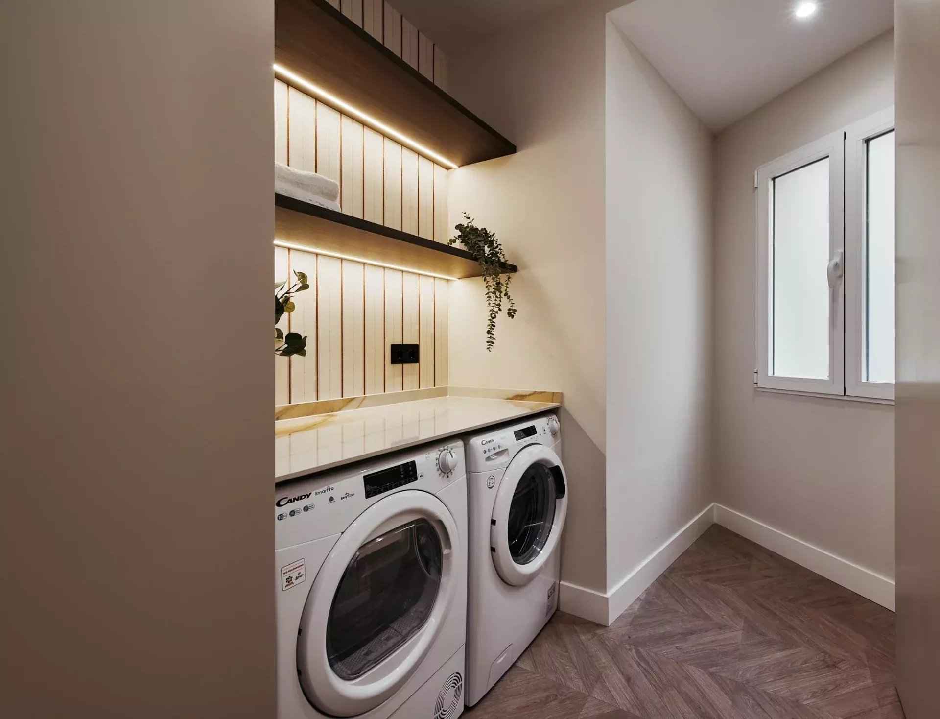 6c4d86e88a4d26f54a9cb20e94f015ef c56050e340 1920 original - Attribut alt par défaut.