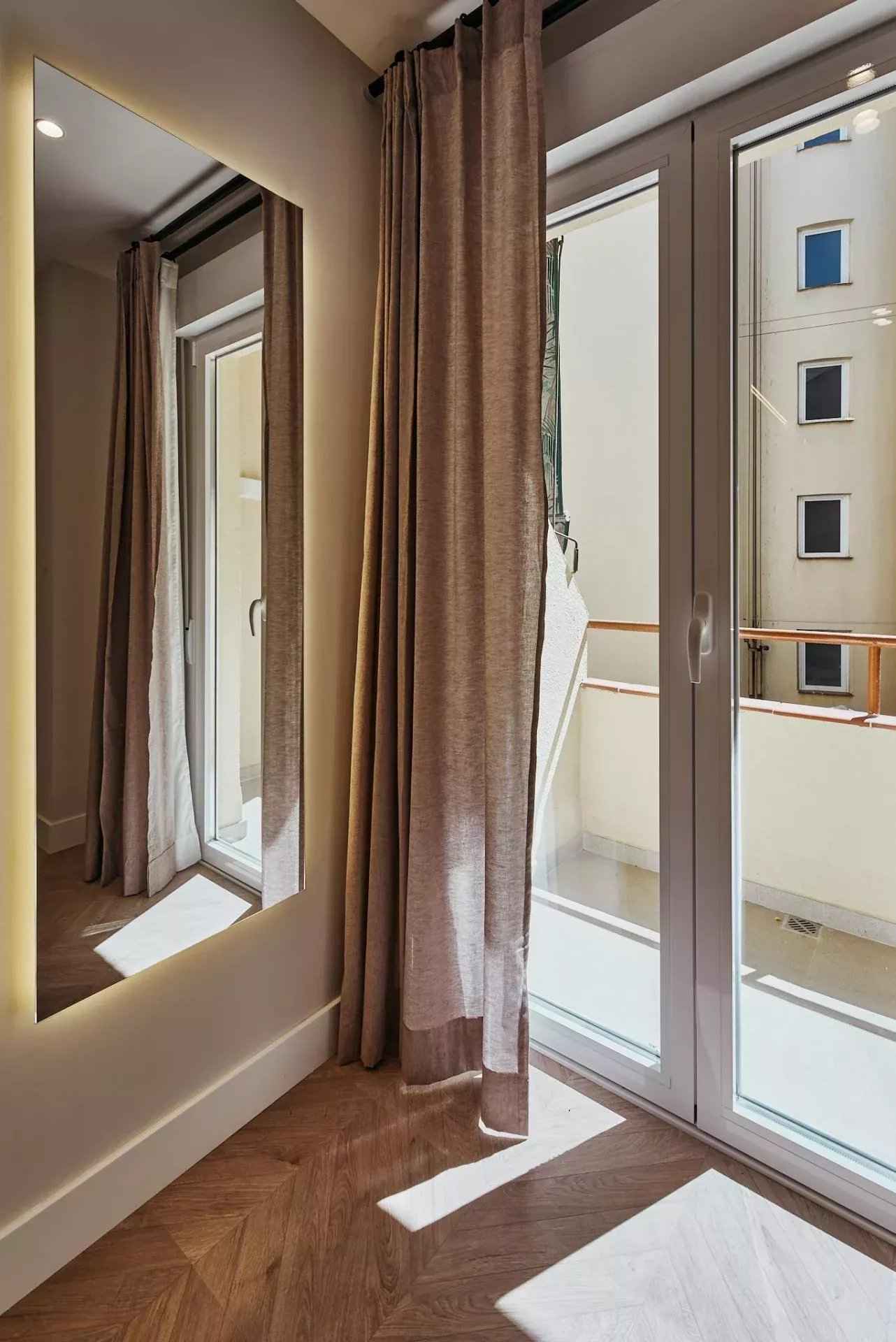 D561b5543fa990adeee42544362bf94c da98fd8121 1920 original - Attribut alt par défaut.